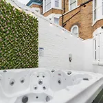 The View - Games - Hot Tub - Sleeps 22 *