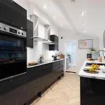 The View - Games - Hot Tub - Sleeps 22 Holiday home *