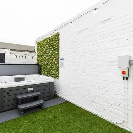 The View - Games - Hot Tub - Sleeps 22